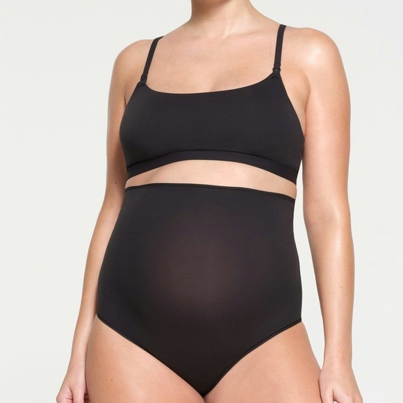Skims Fits Everybody MATERNITY HIGH-WAISTED BRIEF - Picture 1 of 4